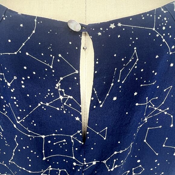 Anthropologie Maeve Trace The Stars Blouse Navy Silk size 6 - Picture 6 of 9